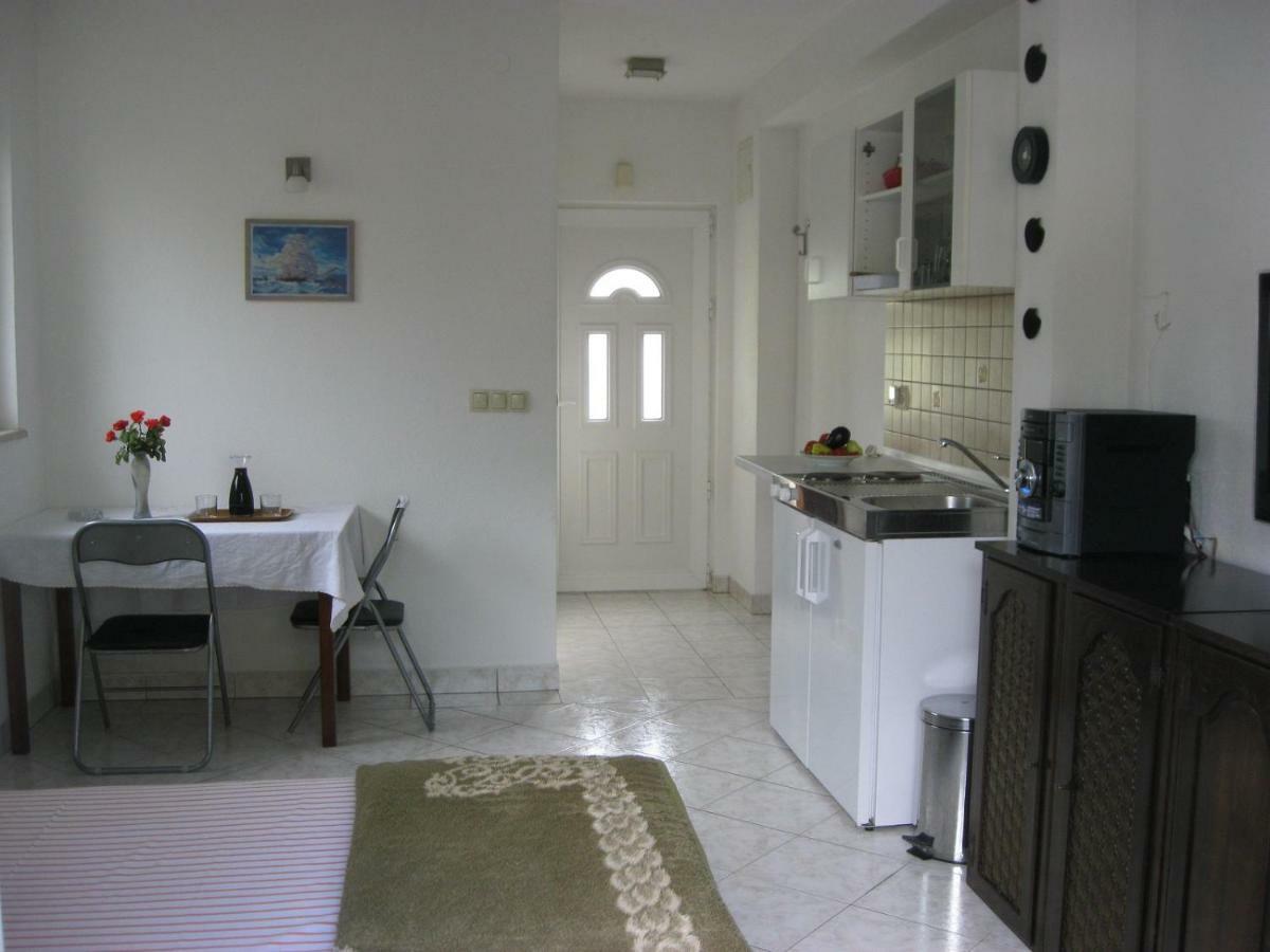 Seaside Apartment For 2 P 特罗吉尔 外观 照片